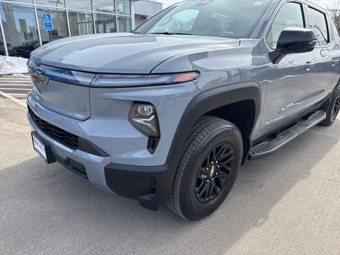 Used 2025 Chevrolet Silverado EV LT image 2