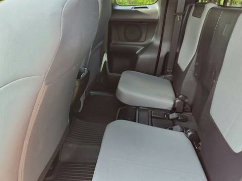 Used 2016 Toyota Tacoma SR5 RWD image 20