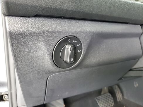 Used 2019 Volkswagen Jetta SE FWD image 22