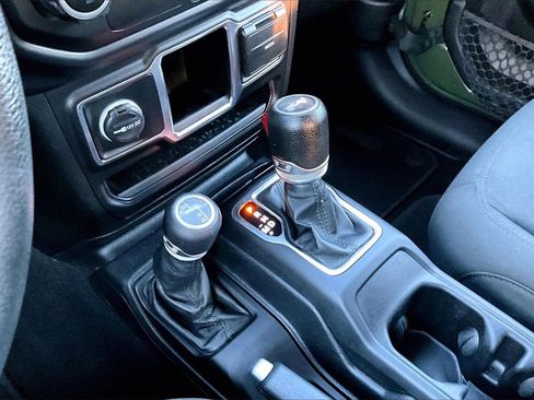 Certified 2020 Jeep Wrangler Unlimited Sport image 29