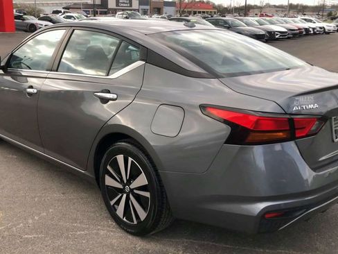 Used 2022 Nissan Altima 2.5 SV FWD image 5