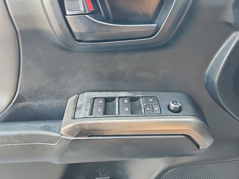 Used 2016 Toyota Tacoma SR5 w/ SR5 Appearance Package (SN) RWD image 26