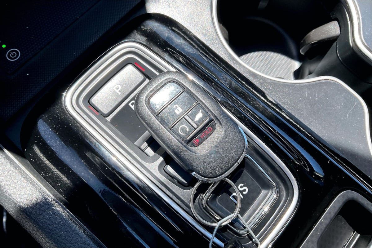 Used 2023 Honda Pilot Touring image 11