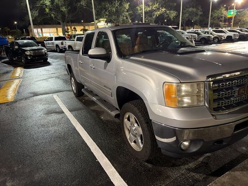 Used 2013 GMC Sierra 2500 SLT w/ SLT Convenience Package image 11