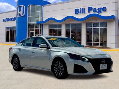 Used 2023 Nissan Altima 2.5 SV