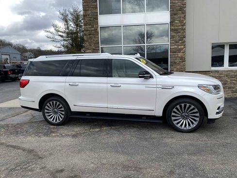 Used 2018 Lincoln Navigator L Reserve w/ Technology Package image 17