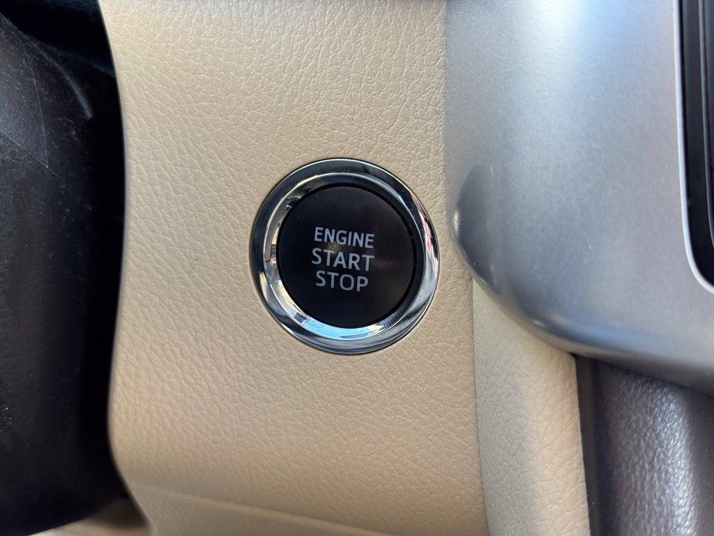 Used 2019 Toyota Highlander Limited FWD image 44