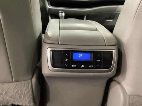 Used 2016 Toyota Highlander Plus AWD/4WD image 13