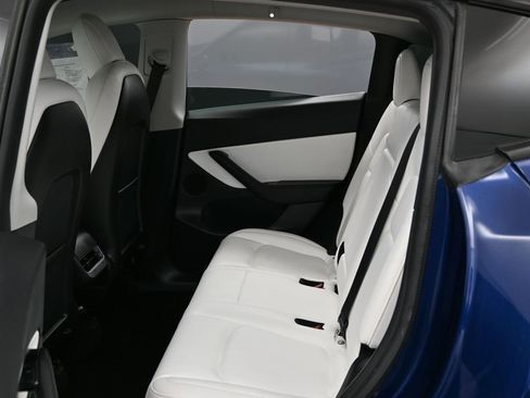 Used 2020 Tesla Model Y Performance image 38