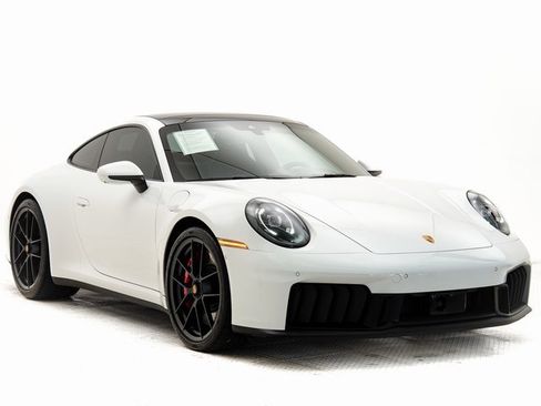 Used 2025 Porsche 911 Carrera 4 GTS image 34