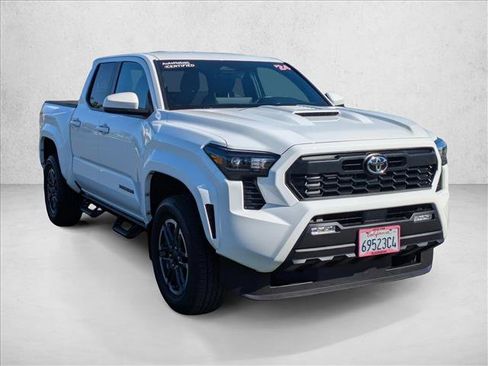 Used 2024 Toyota Tacoma TRD Sport image 3
