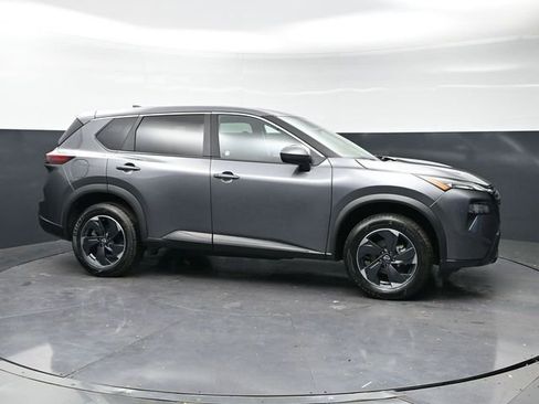 Used 2024 Nissan Rogue SV AWD/4WD image 7