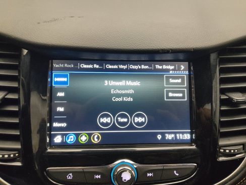 Used 2019 Chevrolet Trax LT w/ LT Convenience Package AWD/4WD image 25