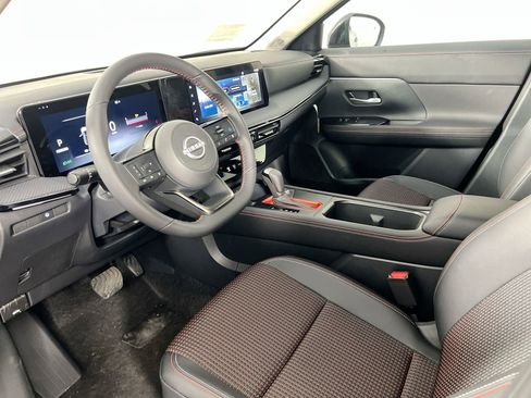 New 2025 Nissan Kicks SR w/ Illumination Package image 5