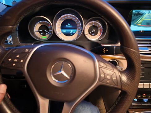 Used 2016 Mercedes-Benz E 350 4MATIC Sedan image 14