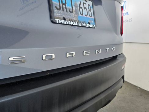 Used 2021 Kia Sorento LX FWD image 43