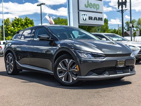 Used 2024 Kia EV6 Light AWD/4WD image 1