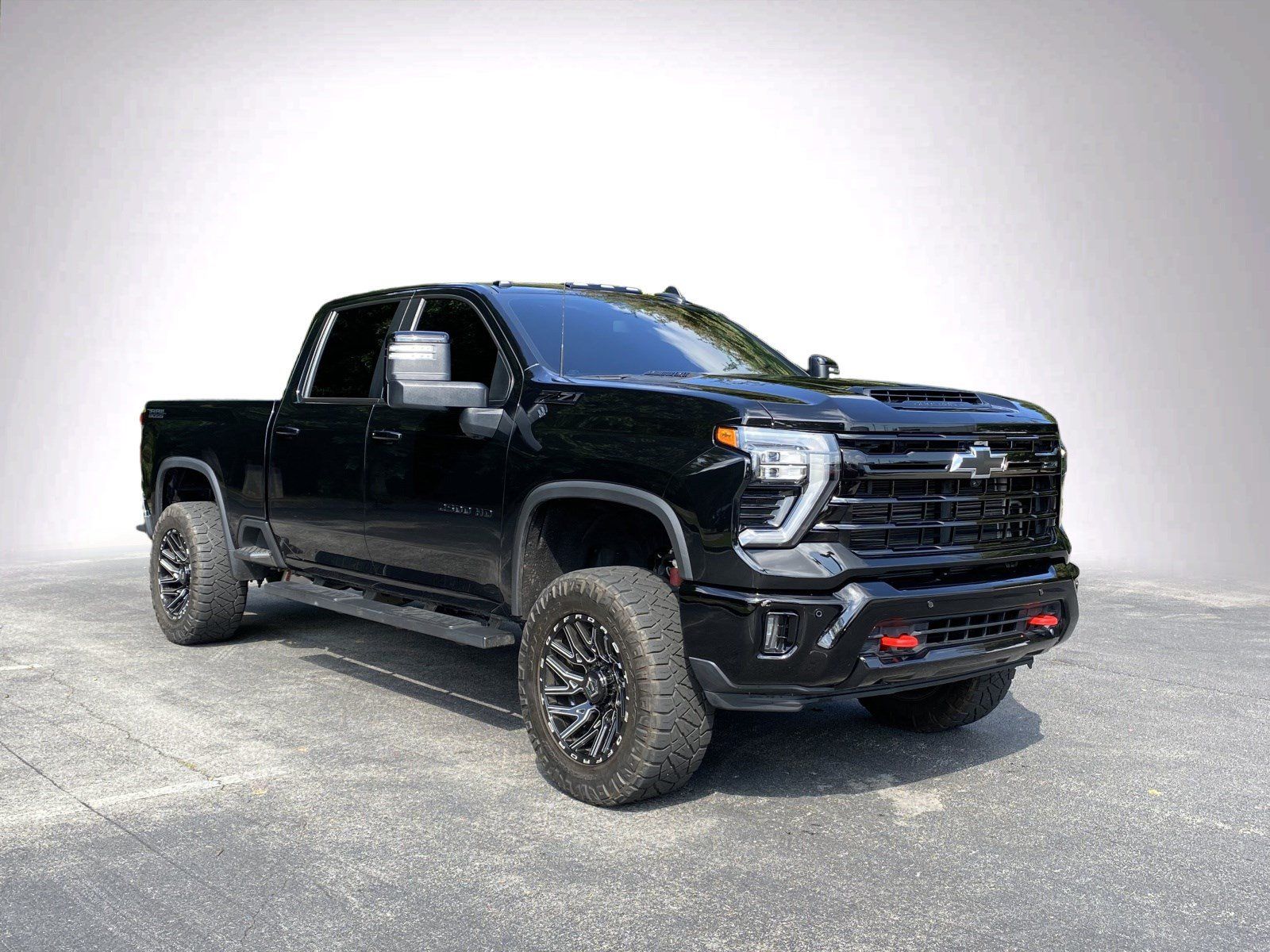 Used 2025 Chevrolet Silverado 2500 LT w/ Trail Boss Package AWD/4WD image 2