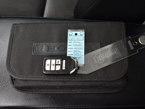 Used 2018 Honda Accord EX image 19