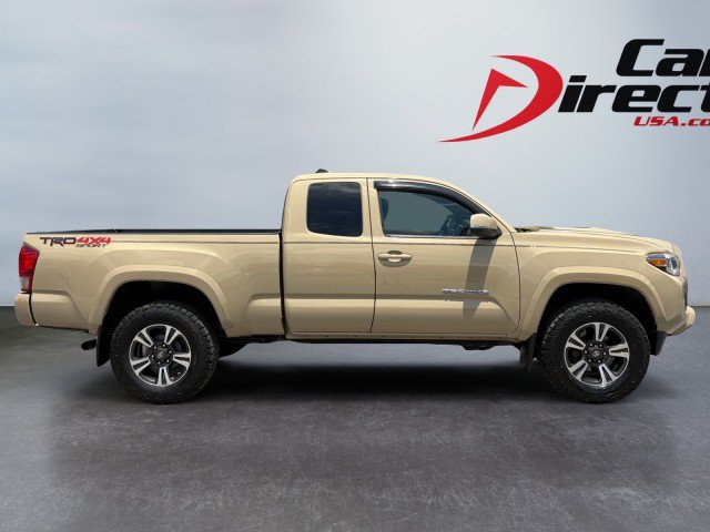 Used 2017 Toyota Tacoma TRD Sport w/ Tow Package (A/T) AWD/4WD image 5