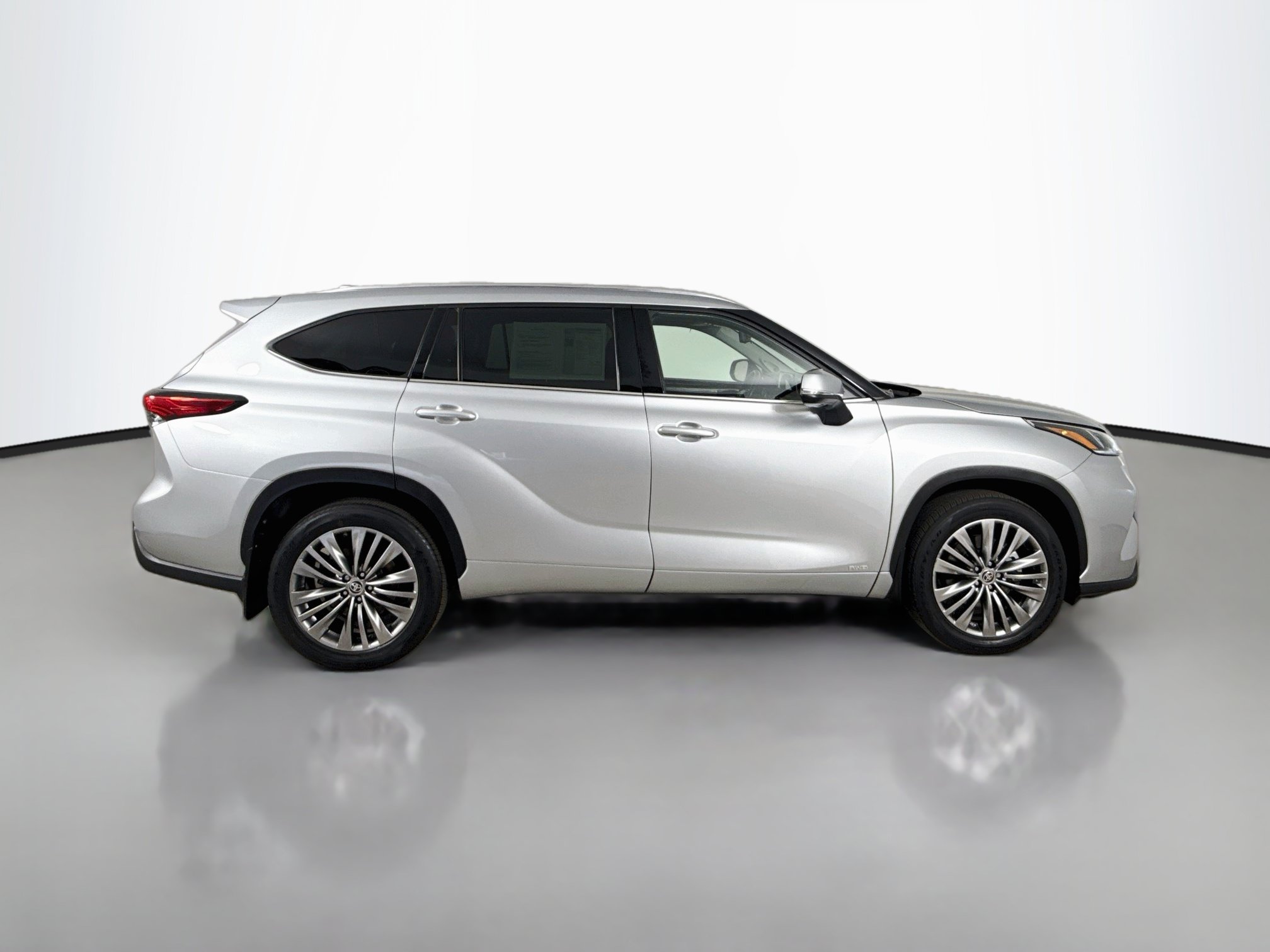 Used 2022 Toyota Highlander Limited AWD/4WD image 9