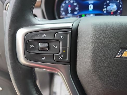Used 2023 Chevrolet Suburban Premier image 22
