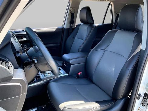 Used 2022 Toyota 4Runner SR5 Premium w/ Moonroof Package RWD image 7