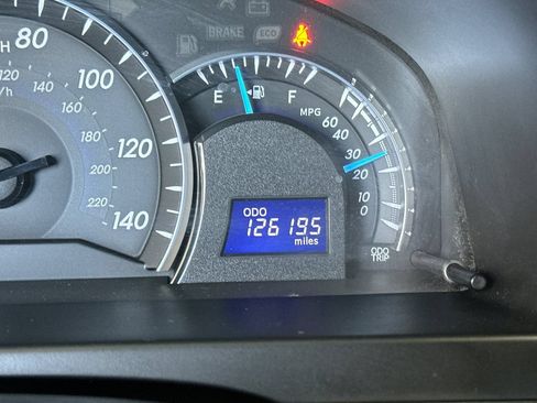 Used 2014 Toyota Camry XLE w/ Leather Package FWD image 28