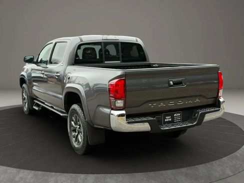 Used 2021 Toyota Tacoma SR5 w/ SR5 Appearance Package (SM) image 6