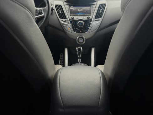 Used 2013 Hyundai Veloster w/ Style Pkg FWD image 42