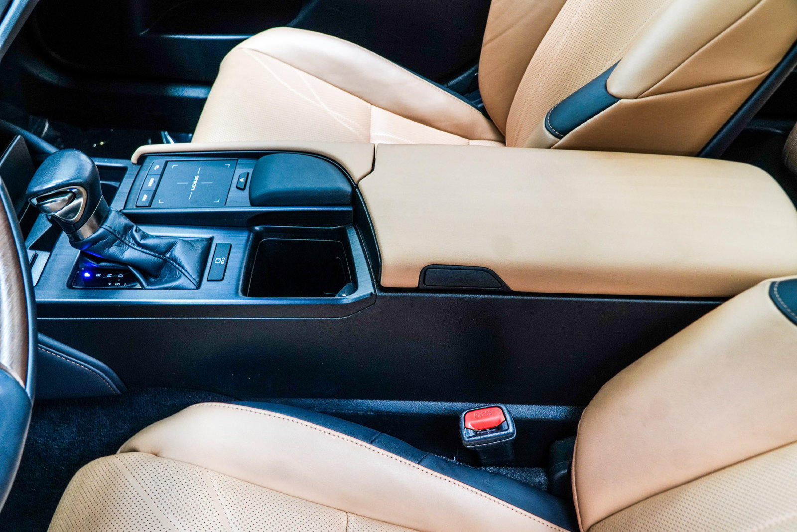 Used 2022 Lexus ES 350 Ultra Luxury w/ Accessory Package 2 FWD image 23