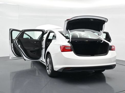 Used 2023 Chevrolet Malibu LT FWD image 34