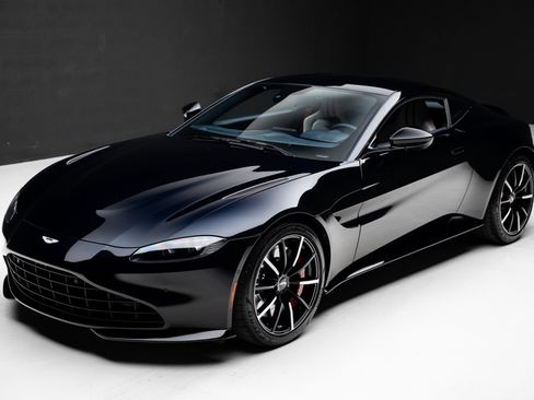 Used 2023 Aston Martin V8 Vantage Coupe RWD image 4
