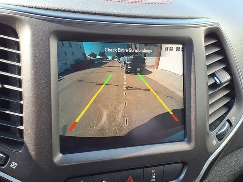 Used 2021 Jeep Cherokee Trailhawk w/ Sun, Sound & Nav Group AWD/4WD image 14