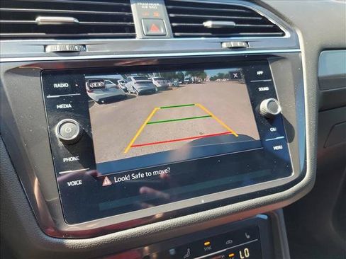 Used 2022 Volkswagen Tiguan SE FWD image 22