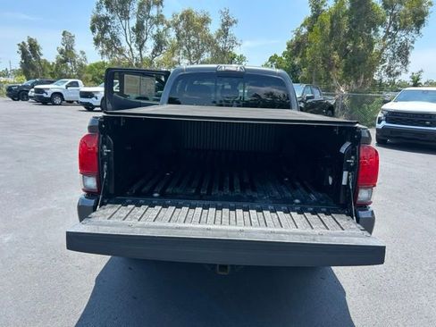 Used 2019 Toyota Tacoma TRD Sport AWD/4WD image 15