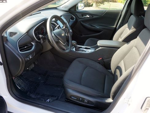 Used 2024 Chevrolet Malibu LT image 7
