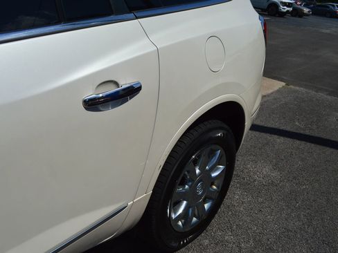 Used 2014 Buick Enclave Leather FWD image 4