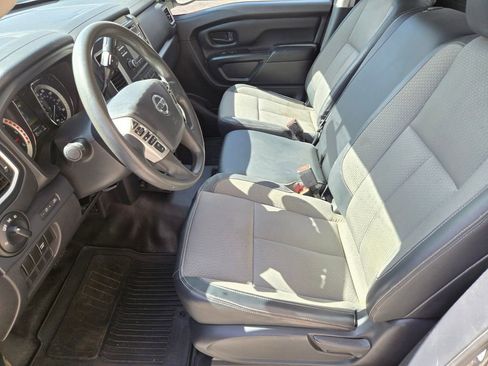 Used 2017 Nissan Titan S AWD/4WD image 6