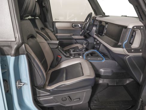 Used 2023 Ford Bronco Wildtrak AWD/4WD image 8