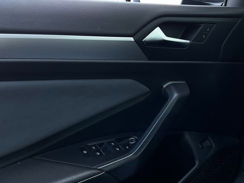 Used 2025 Volkswagen Jetta SE image 19