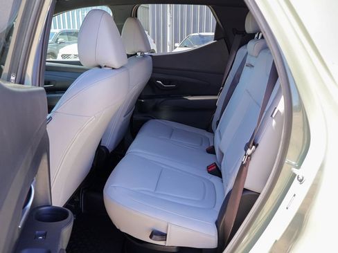 Certified 2025 Hyundai Santa Cruz SEL image 9