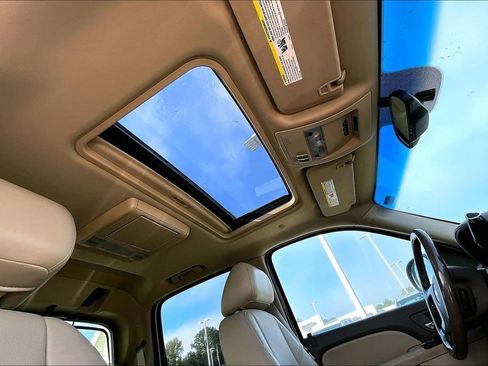 Used 2013 Chevrolet Avalanche LTZ image 23