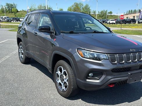 Used 2022 Jeep Compass Trailhawk w/ Trailhawk Convenience Group AWD/4WD image 1