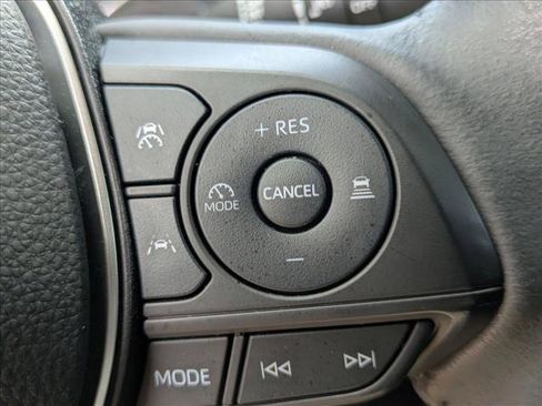 Used 2024 Toyota Corolla Cross LE FWD image 14