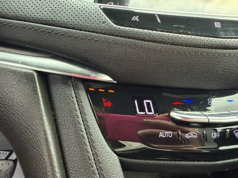 Used 2021 Cadillac XT5 Luxury FWD image 25