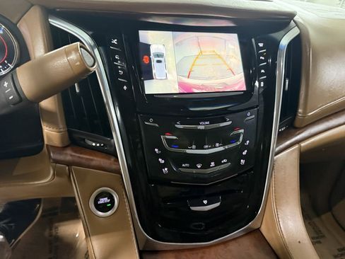 Used 2016 Cadillac Escalade ESV Platinum image 18