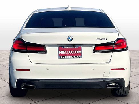 Used 2023 BMW 540i w/ Premium Package image 7