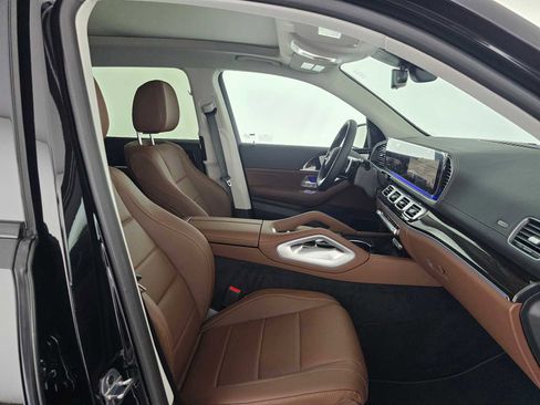 New 2026 Mercedes-Benz GLS 450 4MATIC image 10
