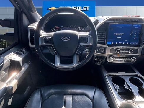 Used 2022 Ford F250 Platinum image 9